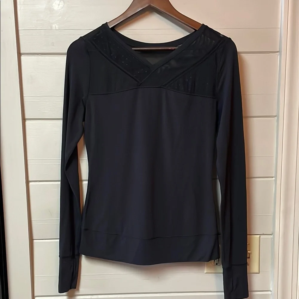 Lululemon Just Breathe Long Sleeve Mesh Top Workout Athletic  Black Size 4.